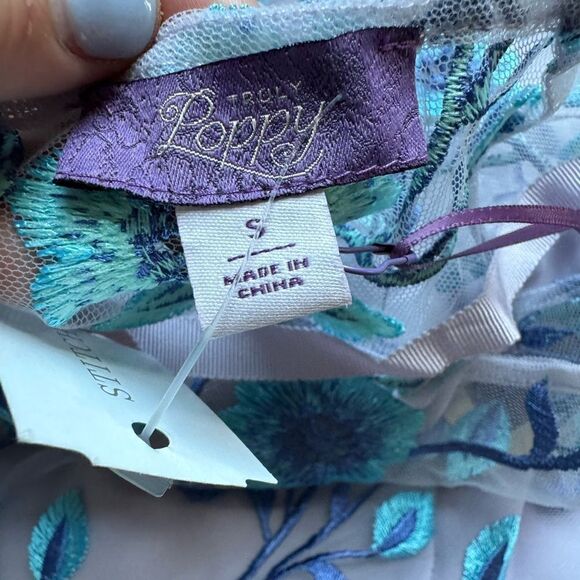 Truly Poppy Floral Dress NWT - Picture 3 of 3